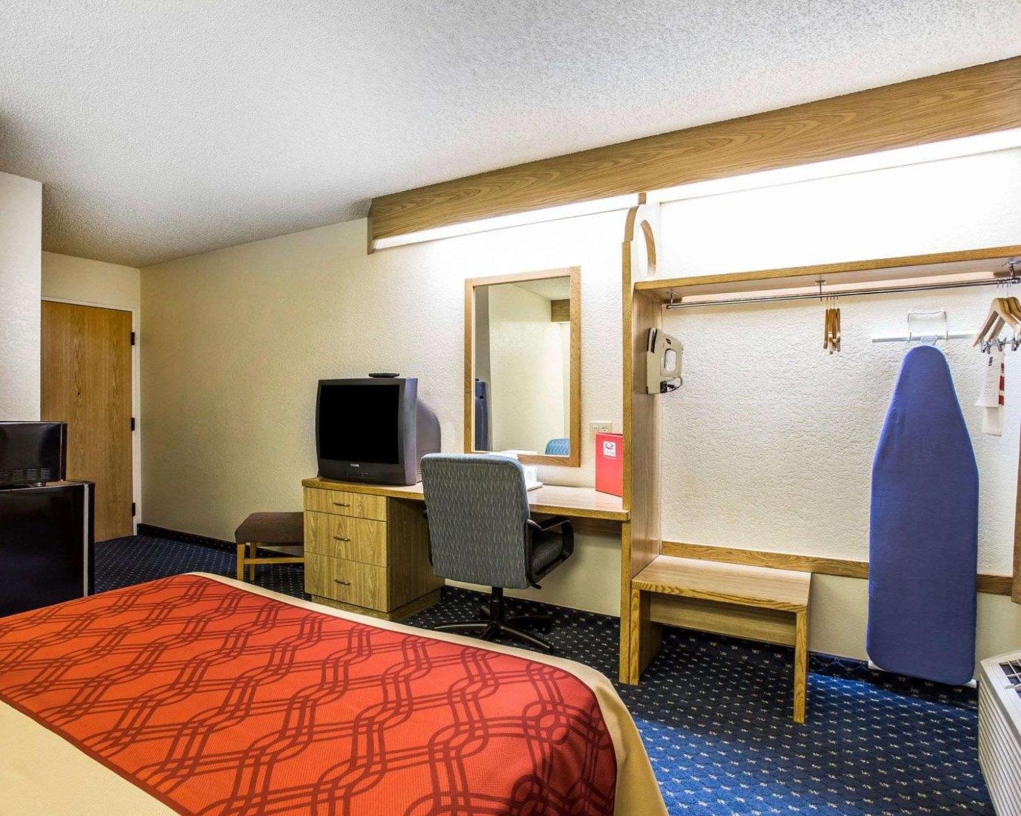 Econo Lodge Denver International Airport Aurora Exterior photo