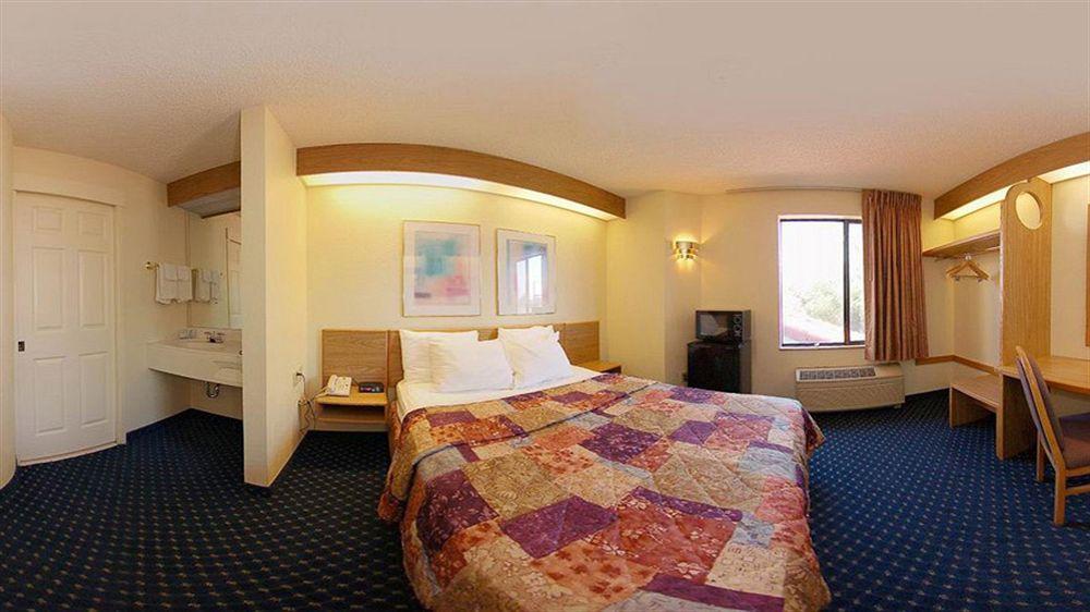 Econo Lodge Denver International Airport Aurora Exterior photo