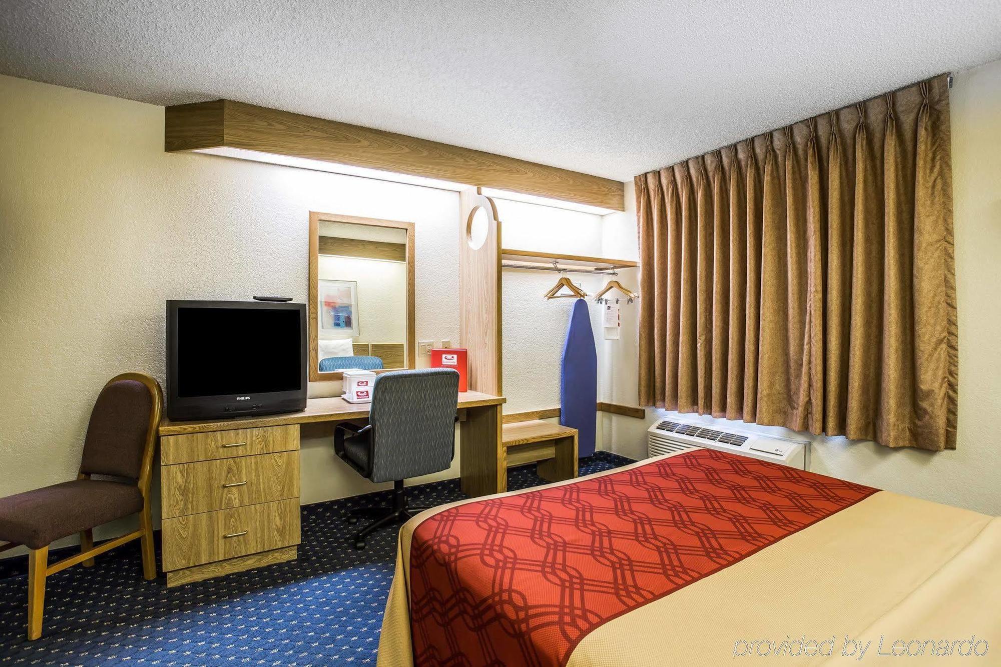 Econo Lodge Denver International Airport Aurora Exterior photo